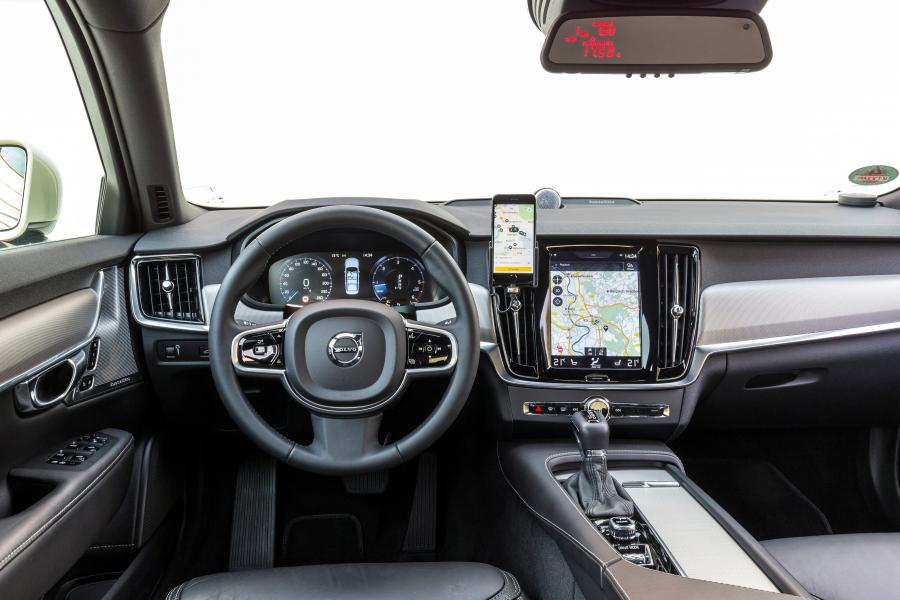 Торпедо Volvo S90 D5 Inscription Taxi 2017 года  (фото 4 из 7)